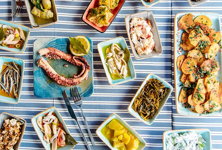 Balık Yanına Meze Tarifleri: Sofraya Uygun 6 Tarif